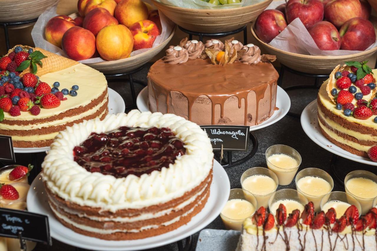 阿尔特水疗公园酒店 韦林格勒 外观 照片 A selection of cakes