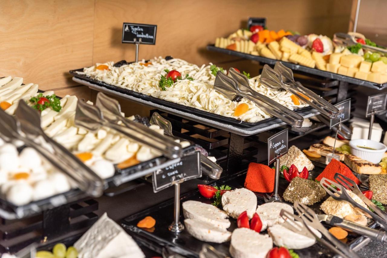 阿尔特水疗公园酒店 韦林格勒 外观 照片 A buffet at a hotel
